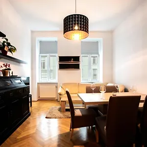 3-bedroom In Apartment Wien